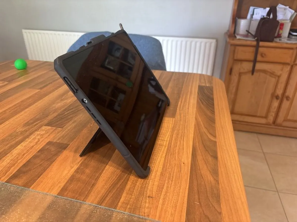 surface pro 8 - Image 1