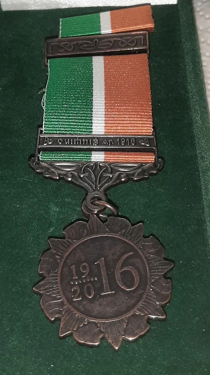 1916 Commemorative Medal   ;   in case , - Image 4