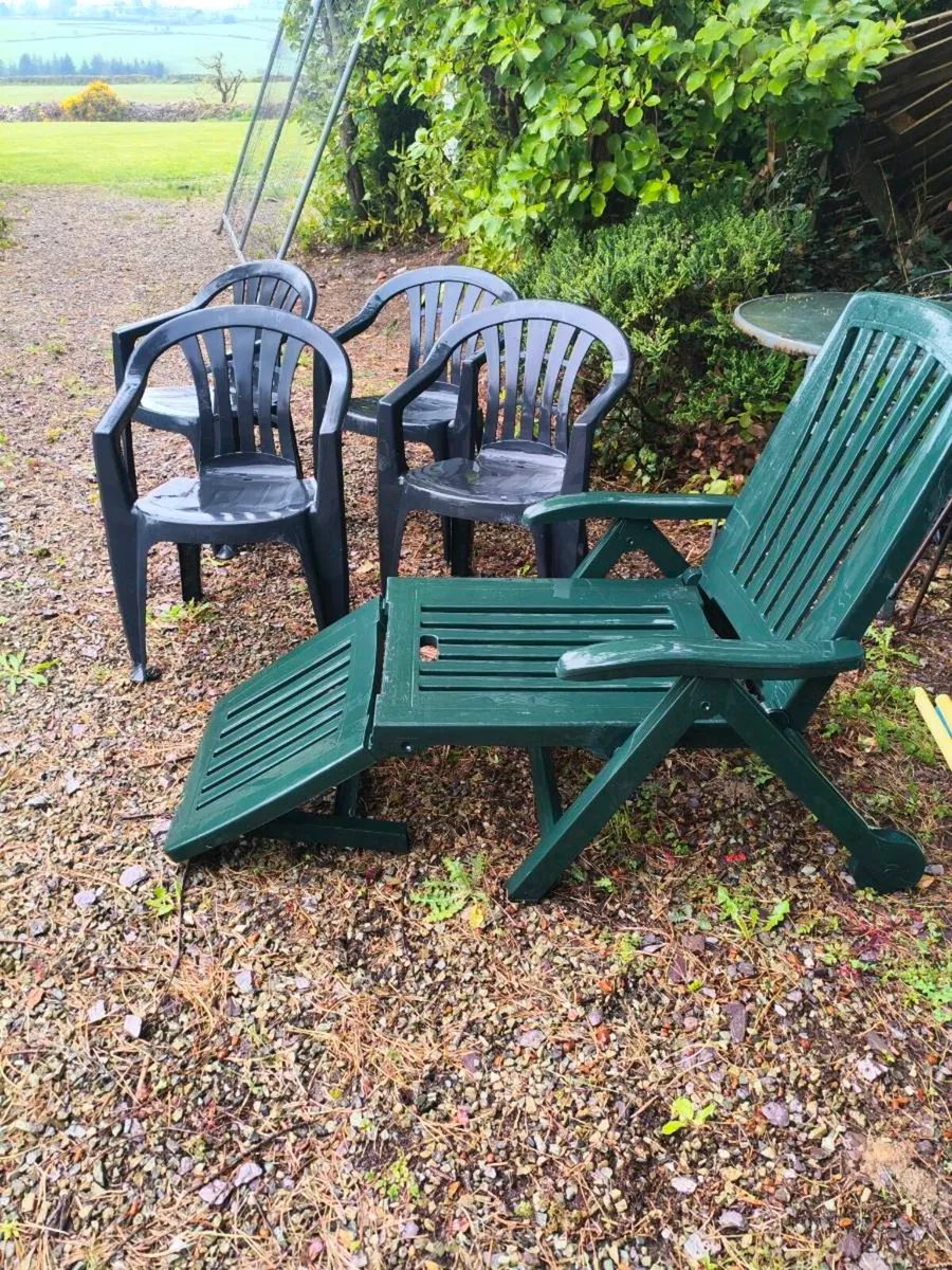 Set 4 chairs, lounger on wheels,all new,45 lot - Image 2