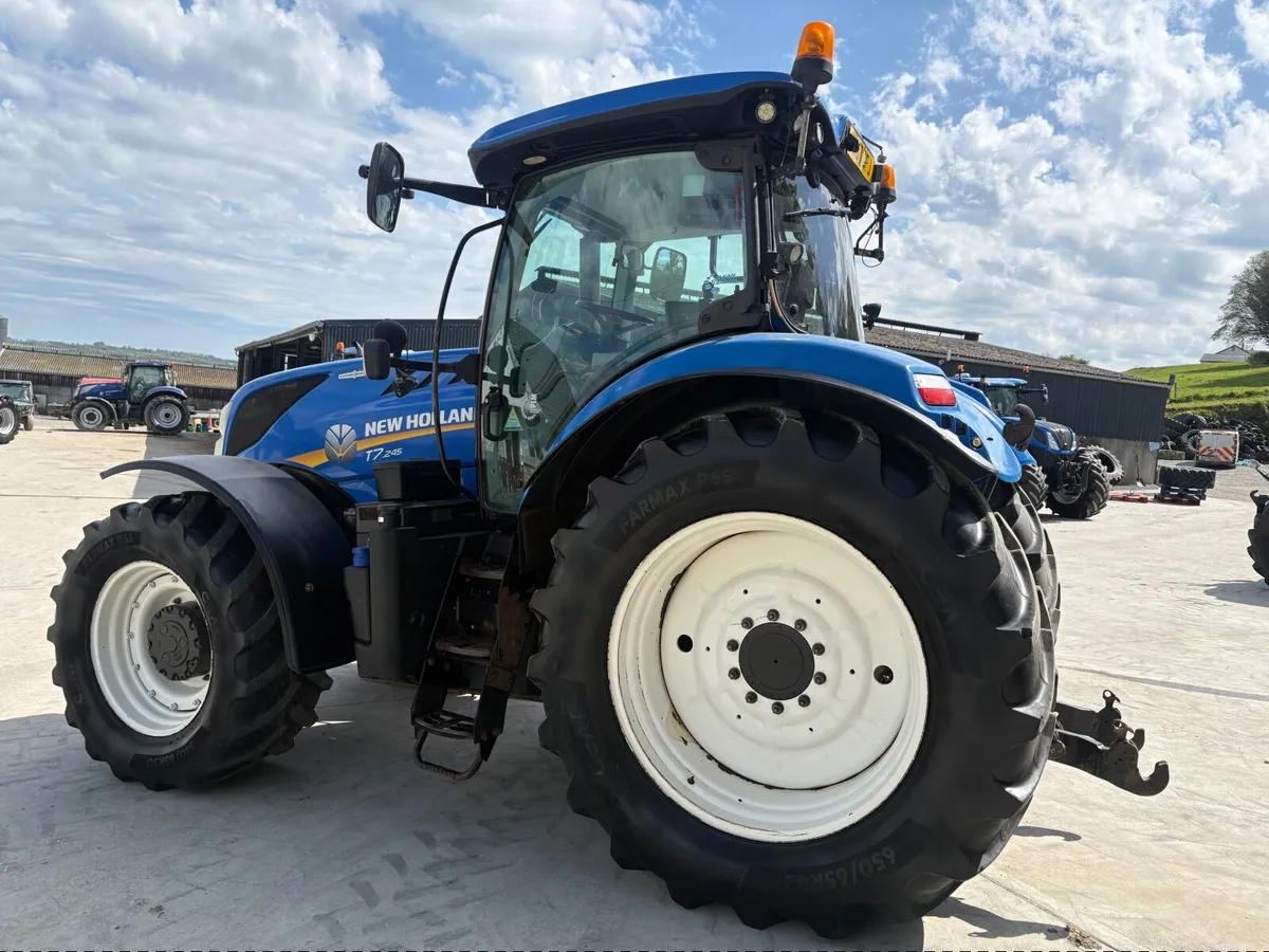 2017 New Holland T7.245 ***Front PTO*** - Image 3