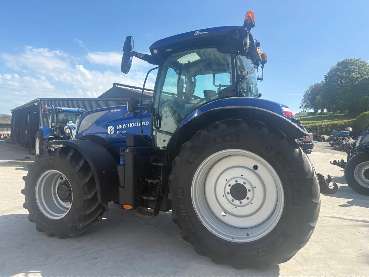 2021 New Holland Bluepower T7.225 **MINT** - Image 2