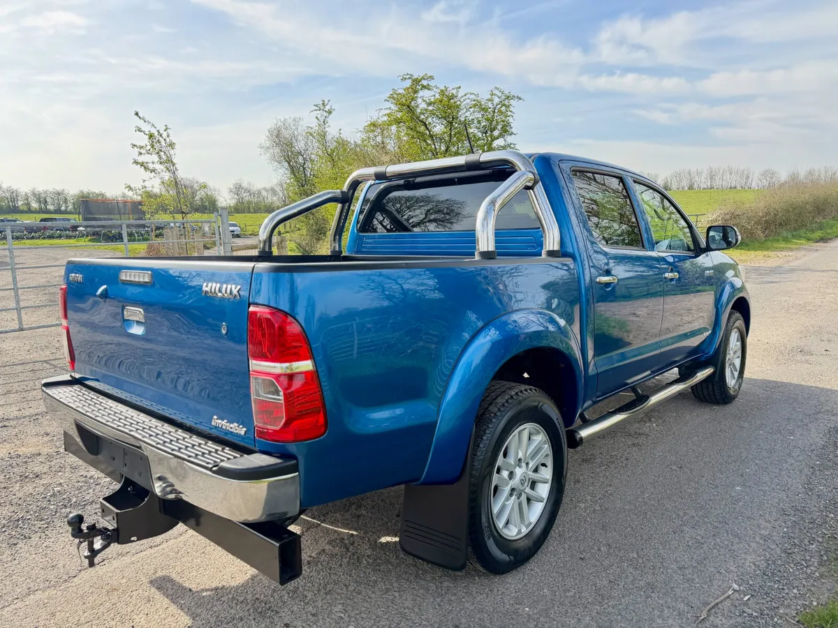 2015/151 Toyota Hilux 3.0 D-4D 171 Invincible - Image 3