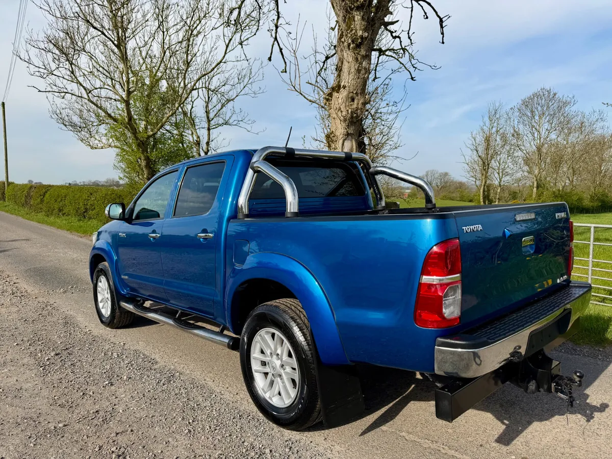 2015/151 Toyota Hilux 3.0 D-4D 171 Invincible - Image 2