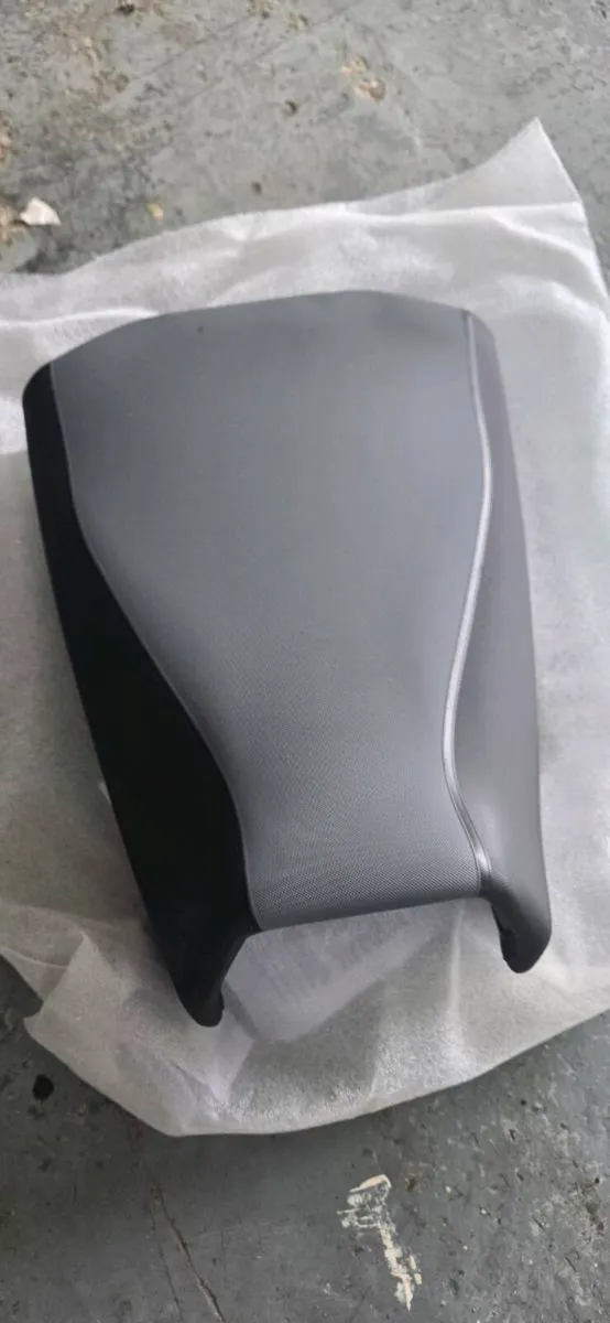 R1300 gsa Bmw oem comfort seat - Image 1