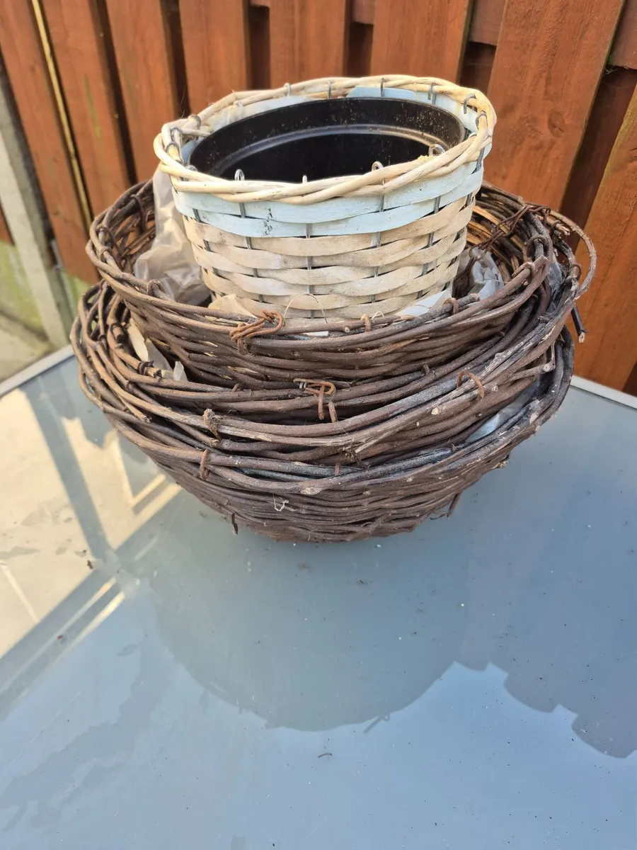 Flower pots - Image 2