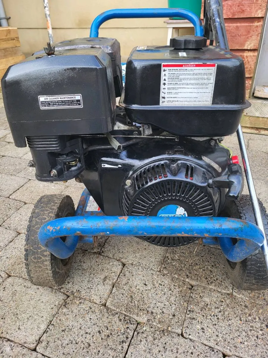13hp pressure washer. - Image 2