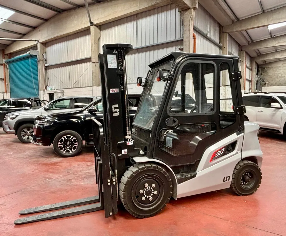 New UN 3.0Ton F-Series Forklift - Image 1