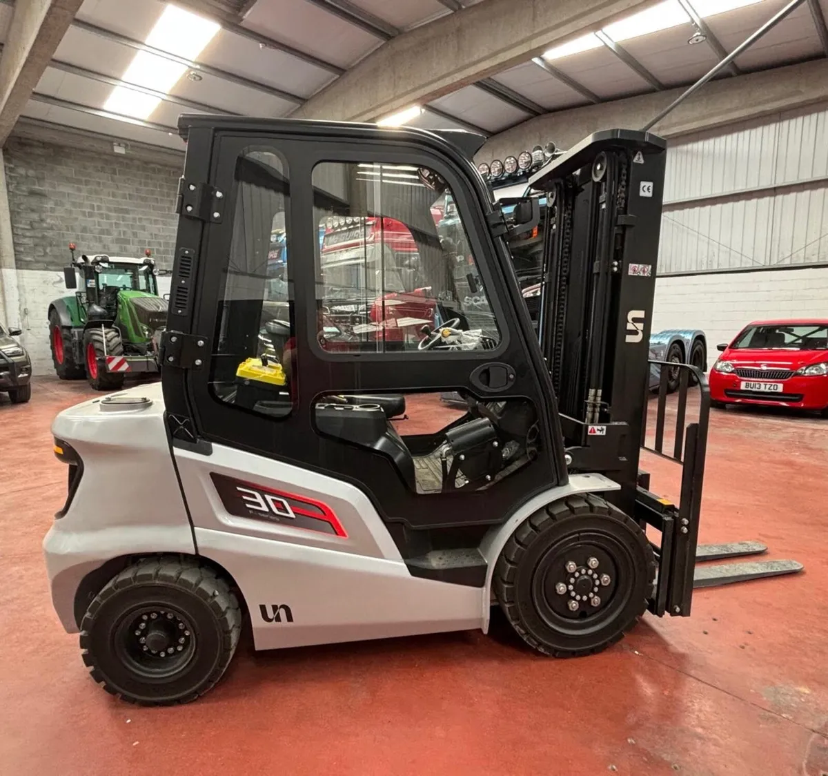 New UN 3.0Ton F-Series Forklift - Image 3
