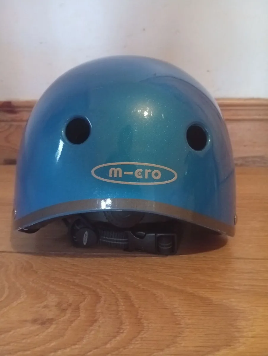 Quality Universal Helmet M-Size 1month old - Image 1