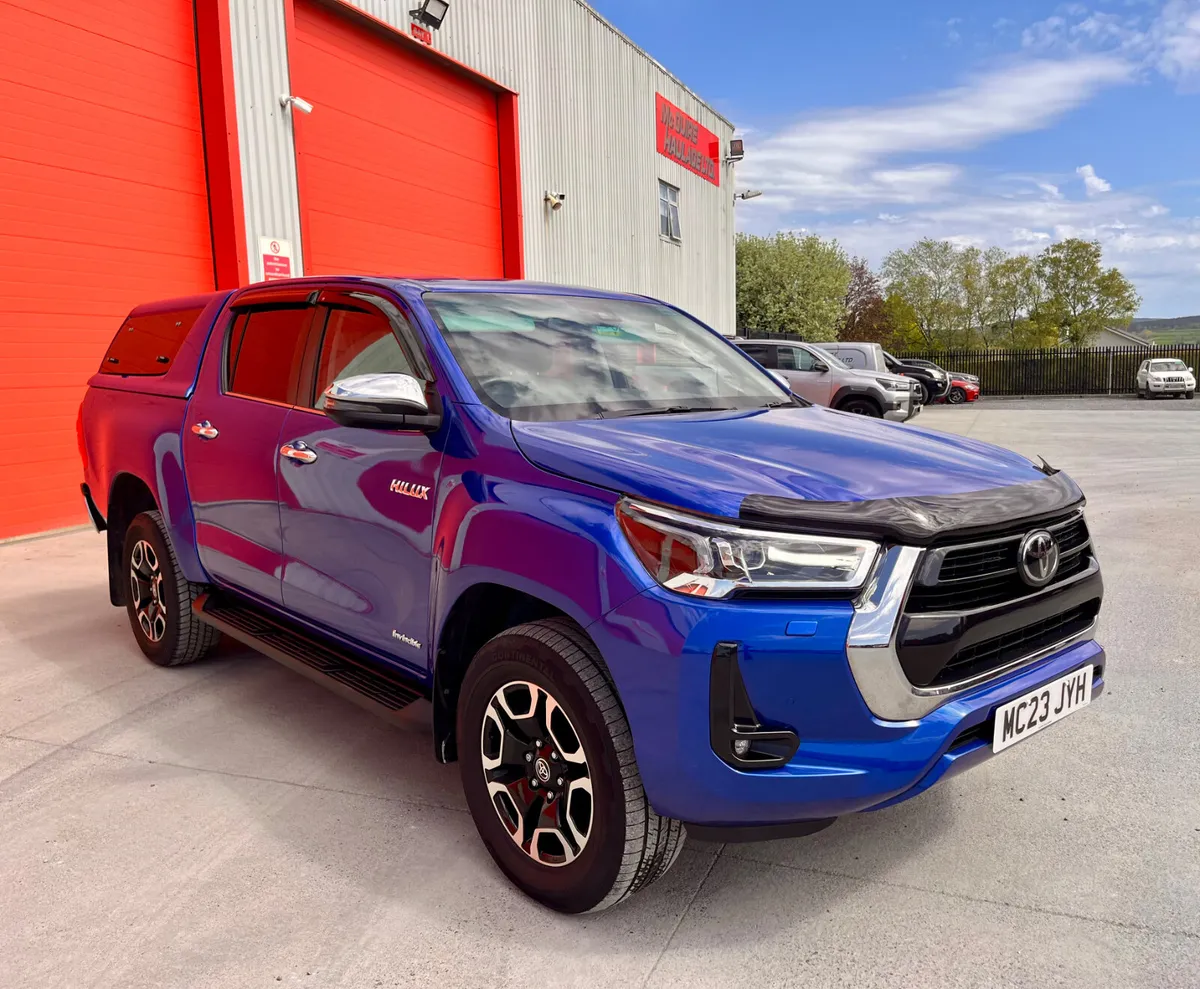 2023 Toyota Hilux Invincible 2.4 - Image 2