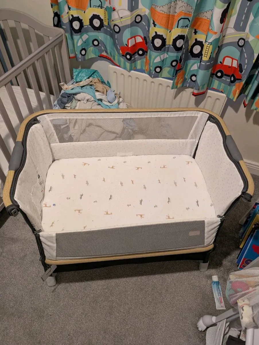 Next to me Crib - Image 2