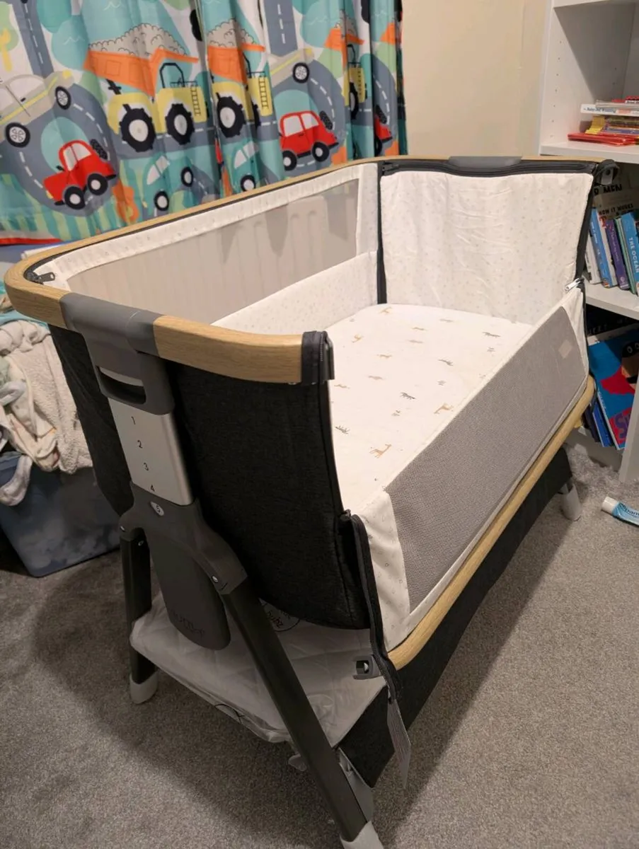 Next to me Crib - Image 3