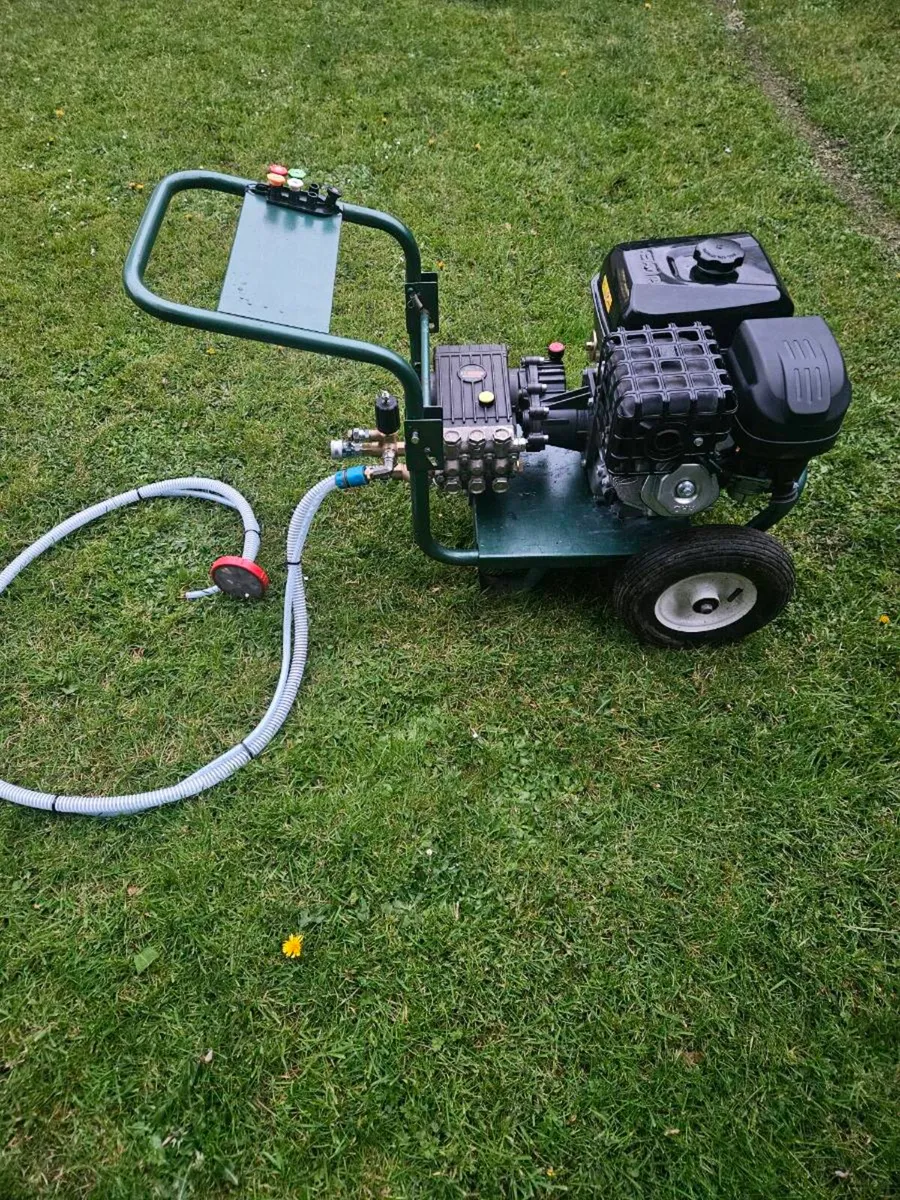 Power washer - Image 1