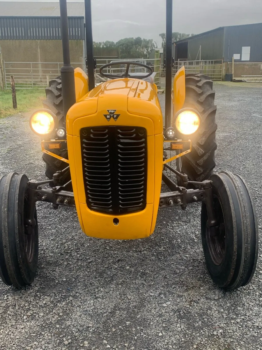 Vintage tractor - Image 1
