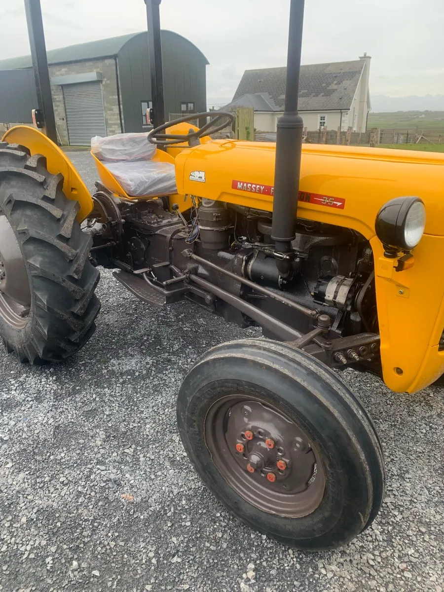 Vintage tractor - Image 2