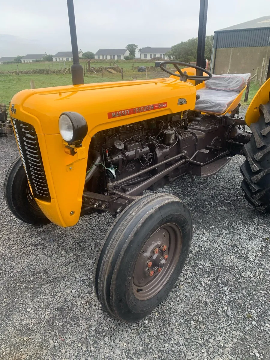 Vintage tractor - Image 3