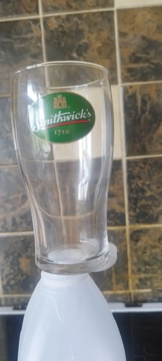 Smithwicks Pint Glasses - Image 2