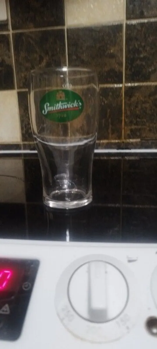 Smithwicks Pint Glasses - Image 3