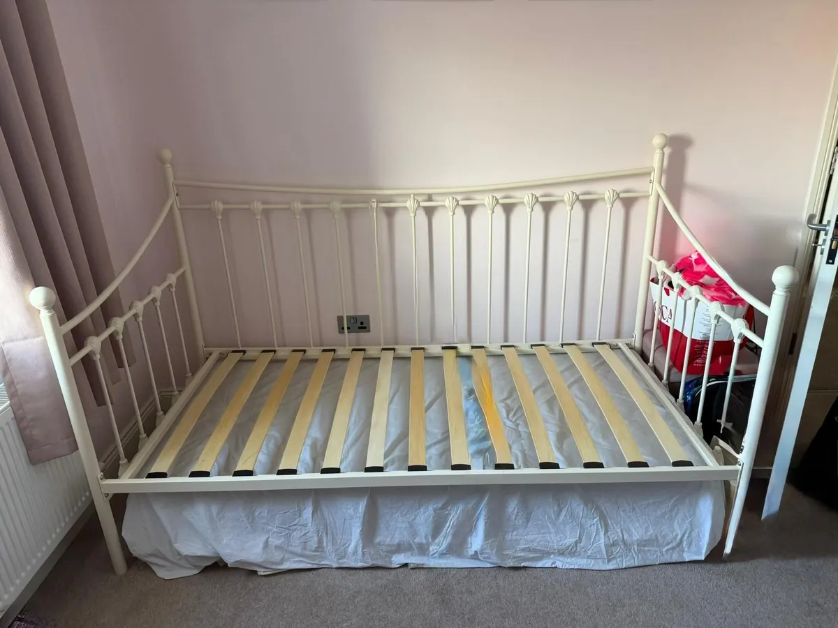 EZ Living Daybed with Trundle - Image 2