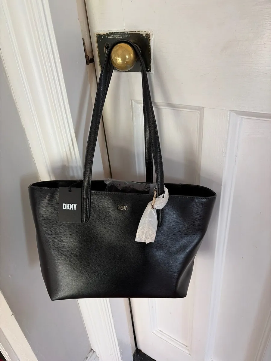 Brand new DKNY bag - Image 1