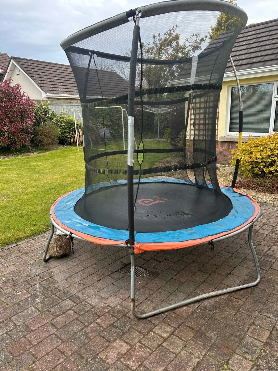 Kids trampoline - Image 1