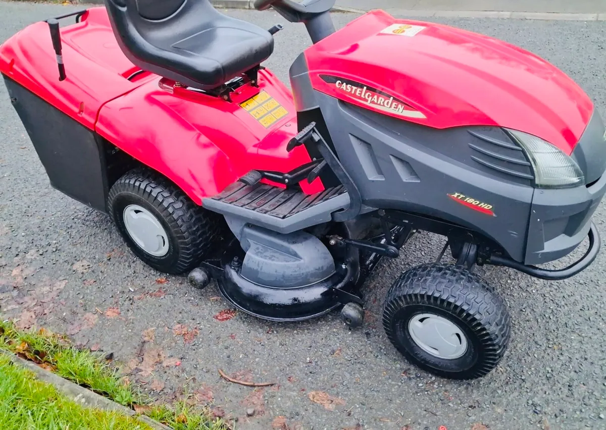 HYDROSTATIC CASTLEGARDEN MOWER - Image 1