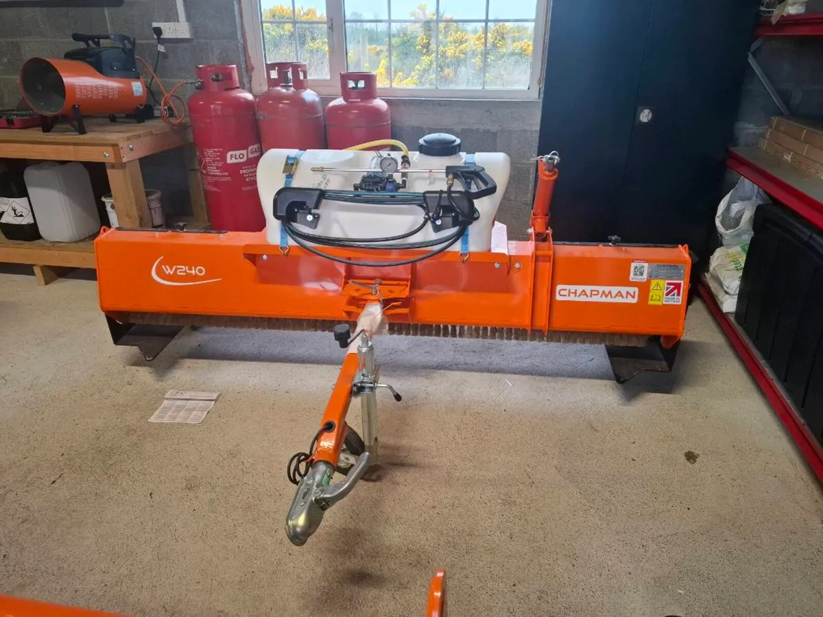 Chapman 8ft weelicker brush - Image 1