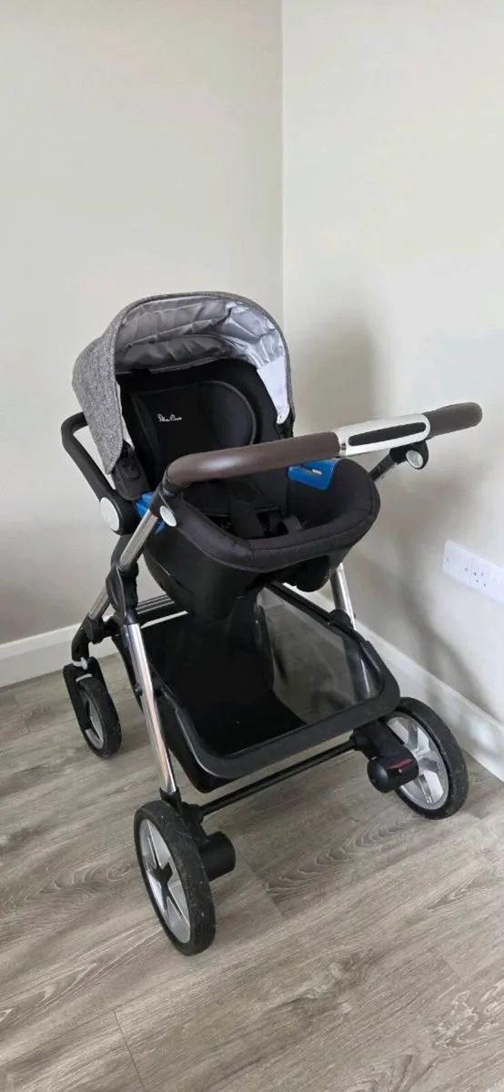Silver Cross Pioneer Travel System - Image 2