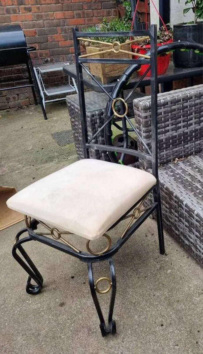 wrought iron chairs - Image 1