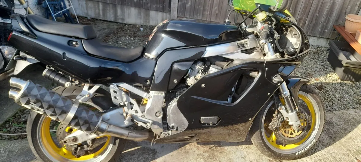 Suzuki gsxr 750 1992 - Image 1
