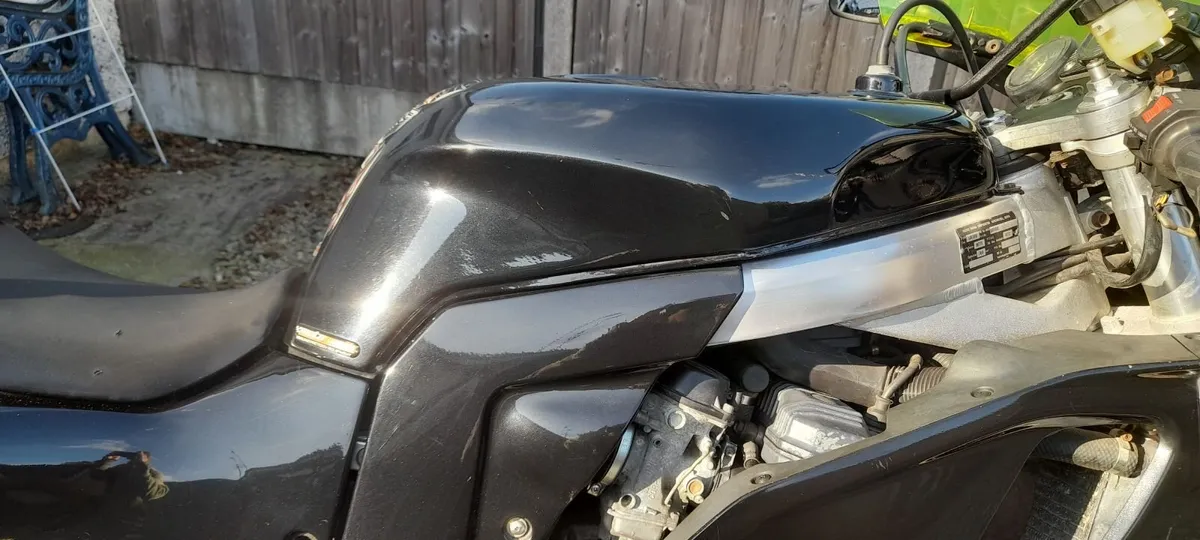 Suzuki gsxr 750 1992 - Image 2