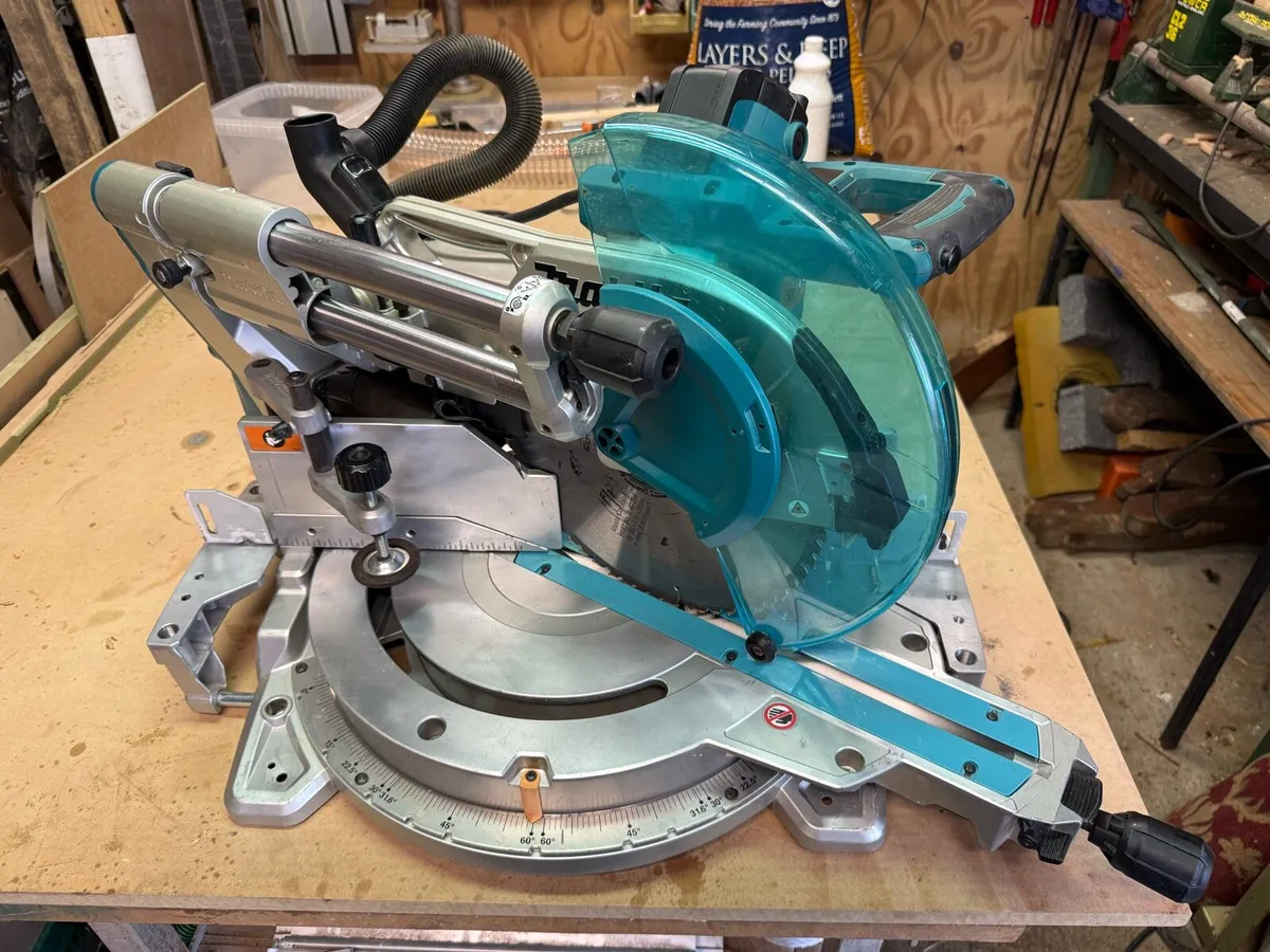 Makita LS1219L 12” Mitre Saw 110V - Image 3