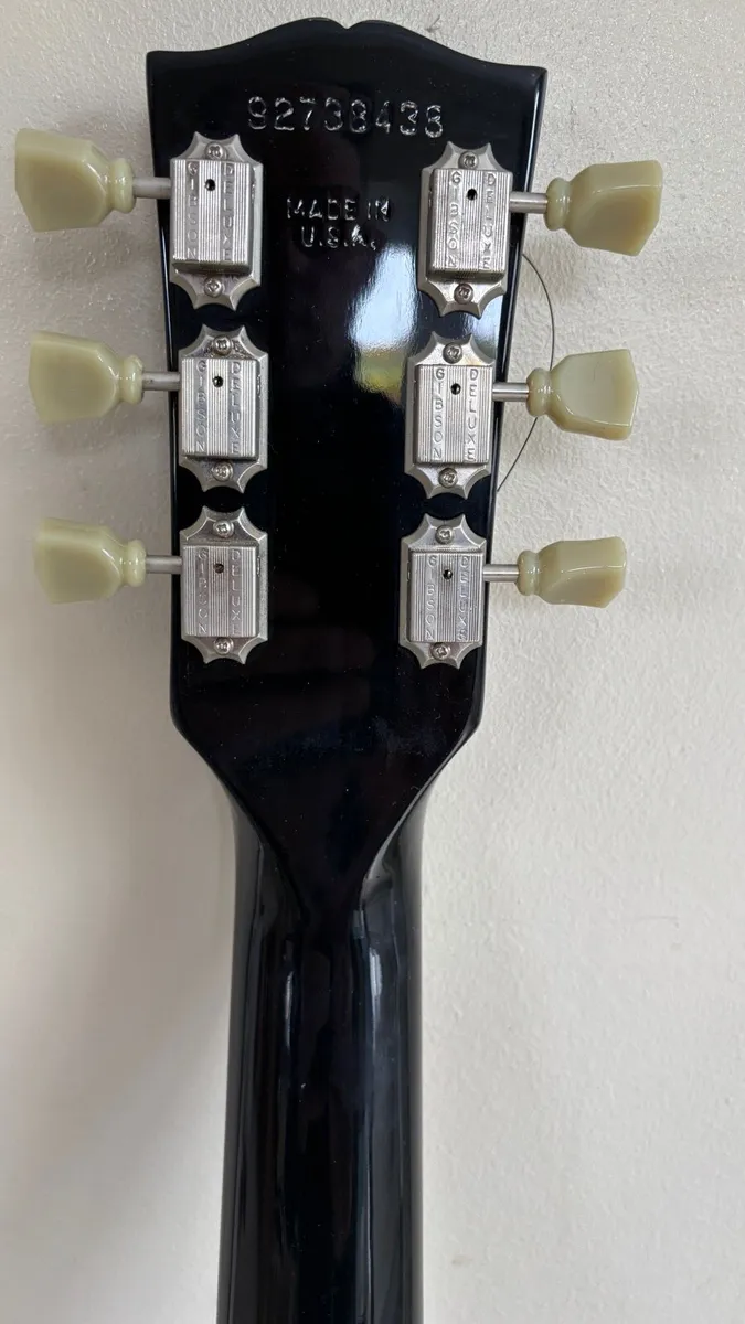 Les Paul Guitar - Image 3