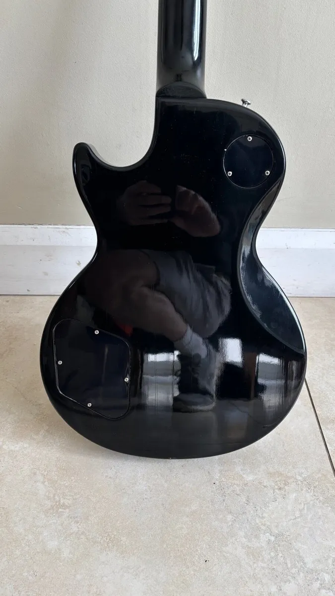 Les Paul Guitar - Image 4