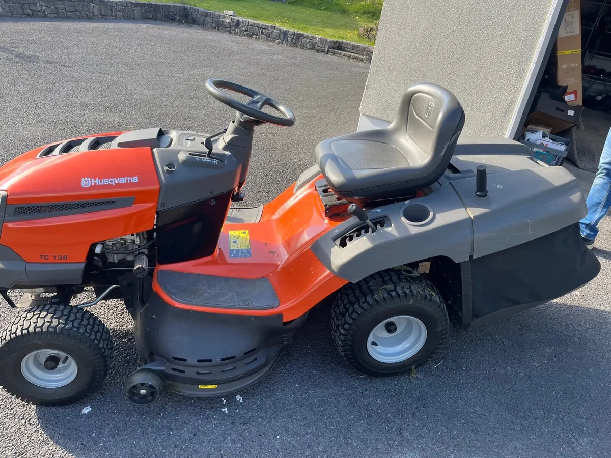 Husqavarna ride on lawnmower - Image 3