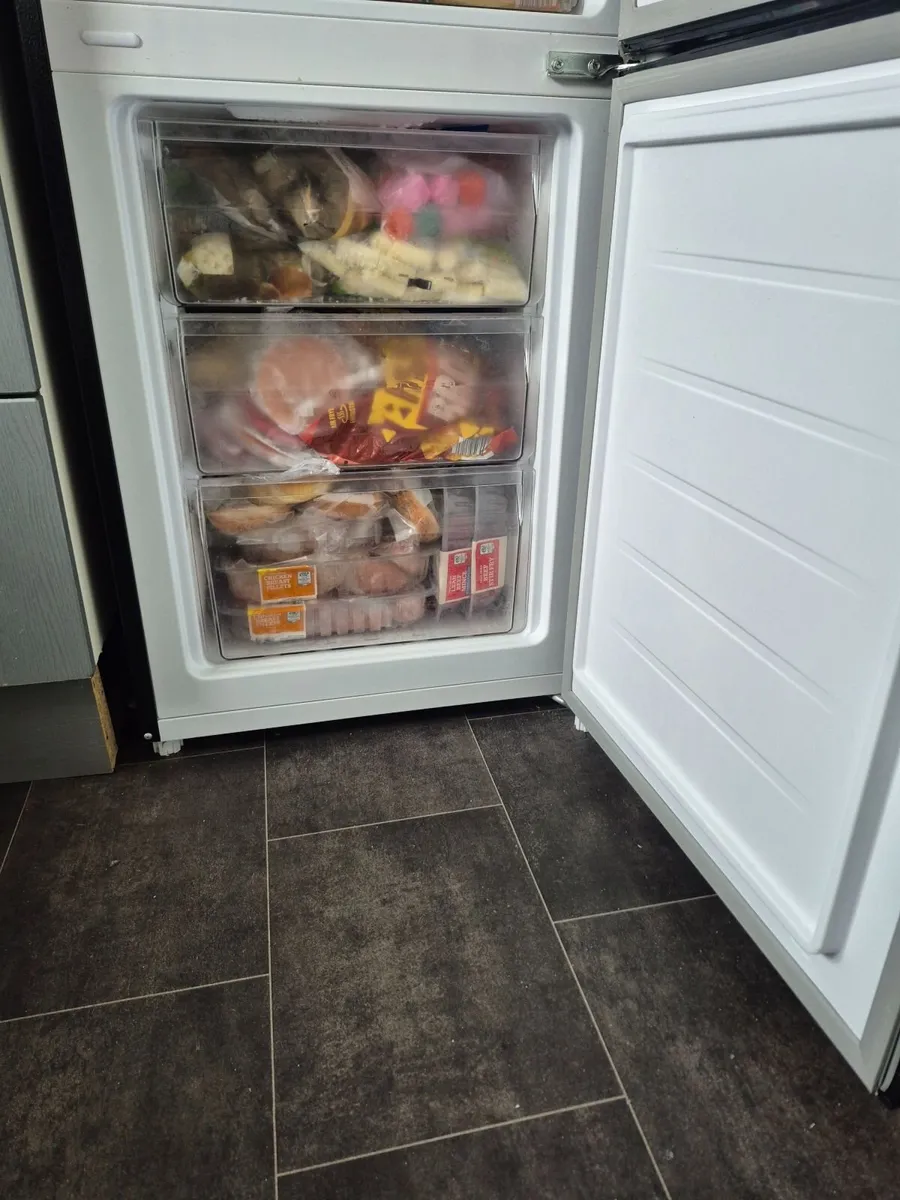 Fridge freezer - Image 4