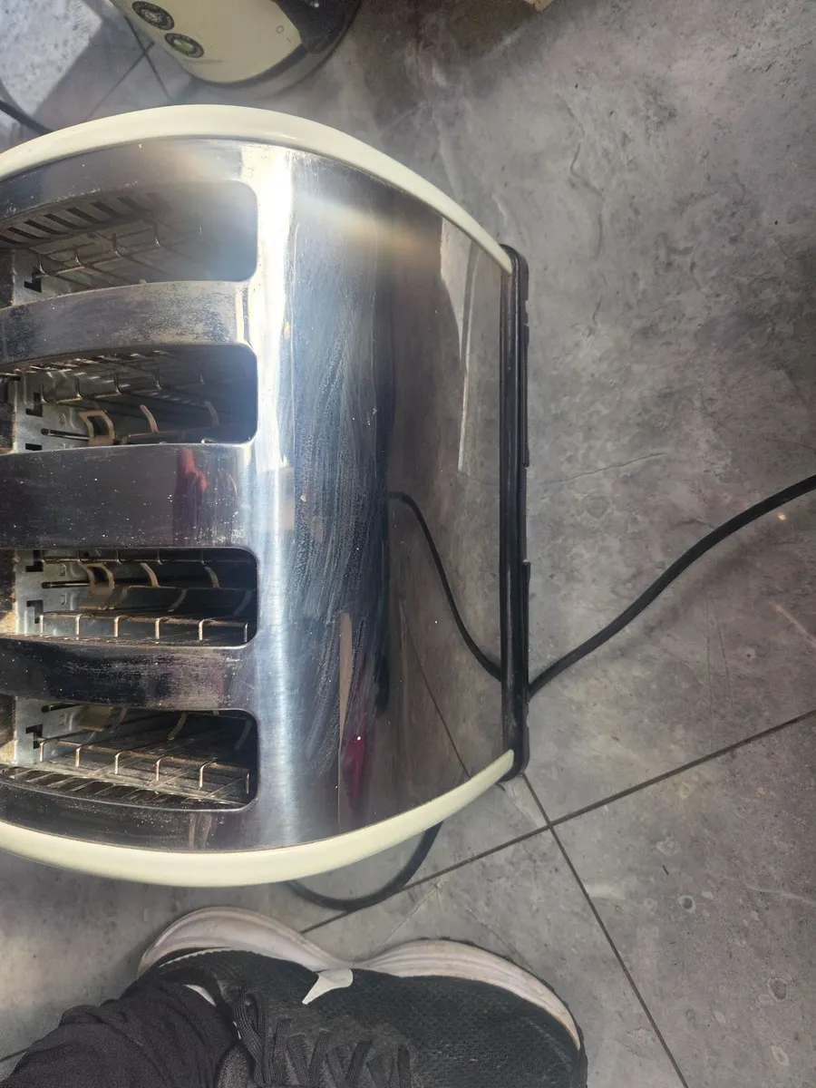 Kettle and toaster - Image 2