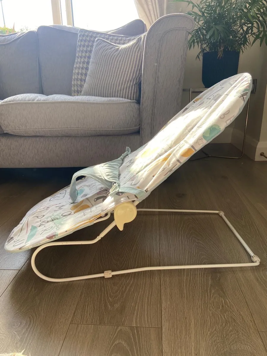 Mamas & Papas baby bouncer - Image 4