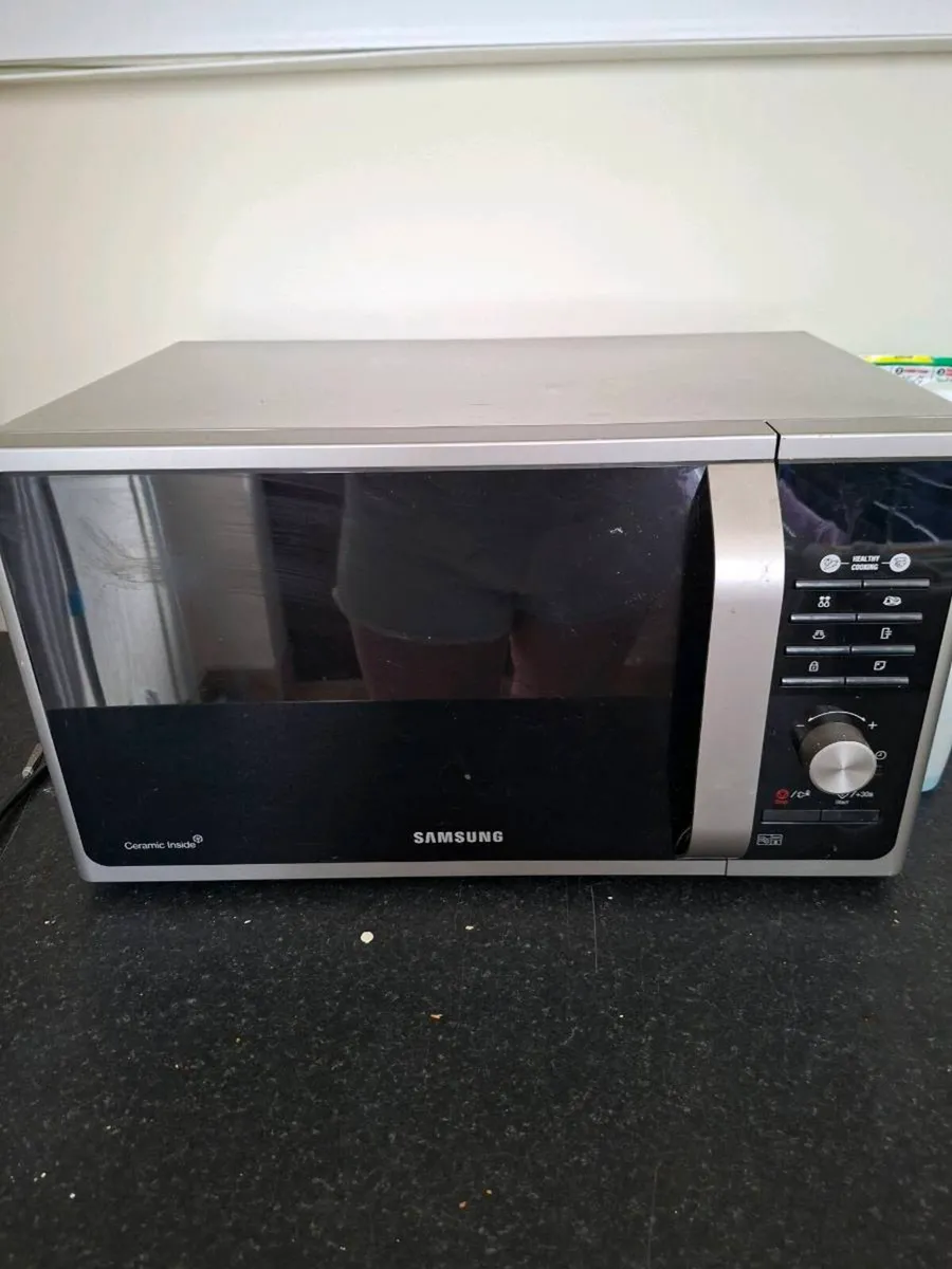 Samsung Microwave – Excellent Condition – €50 ONO - Image 2