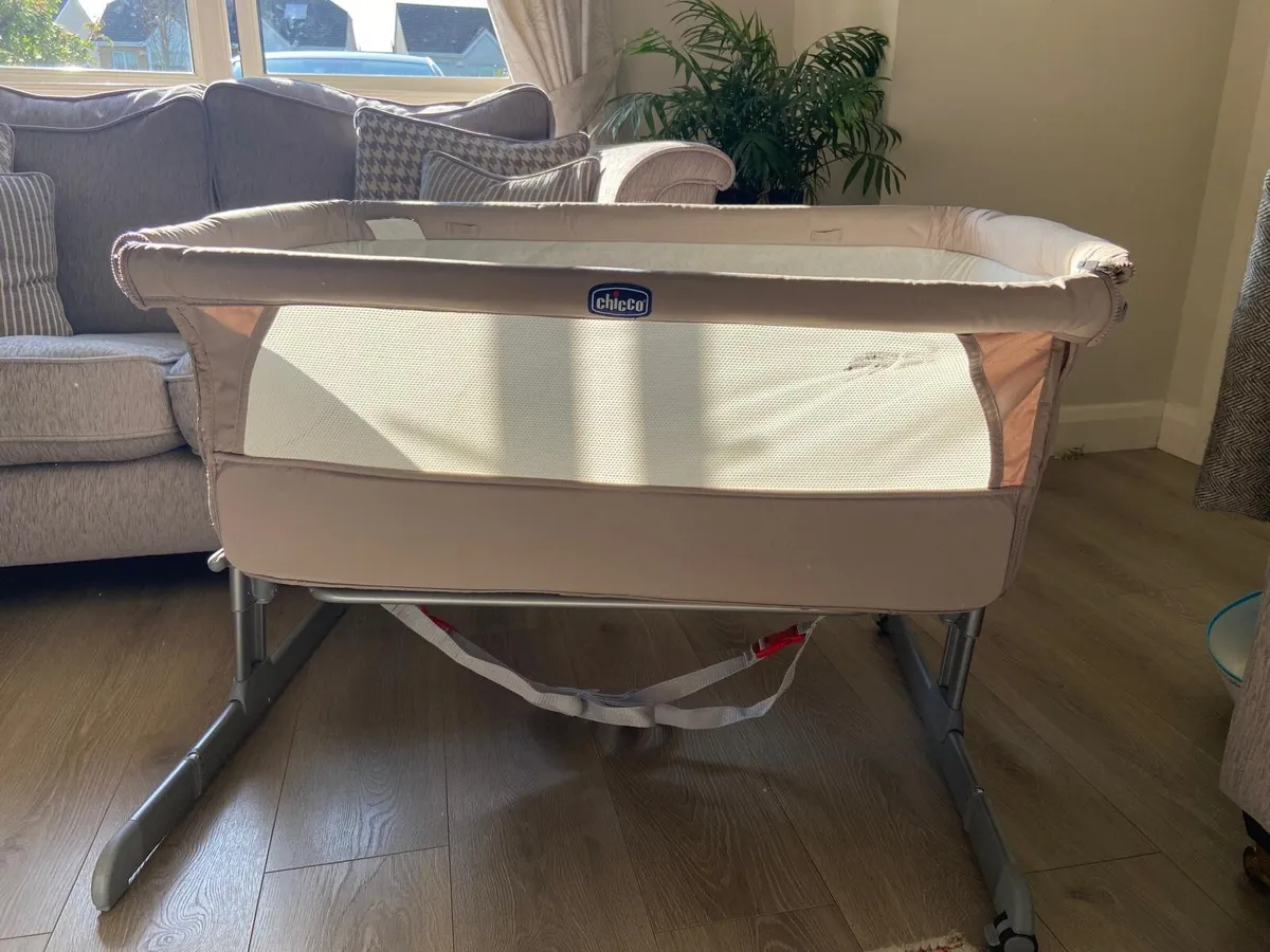 Chicco Next 2 Me Co-sleeper - Image 1