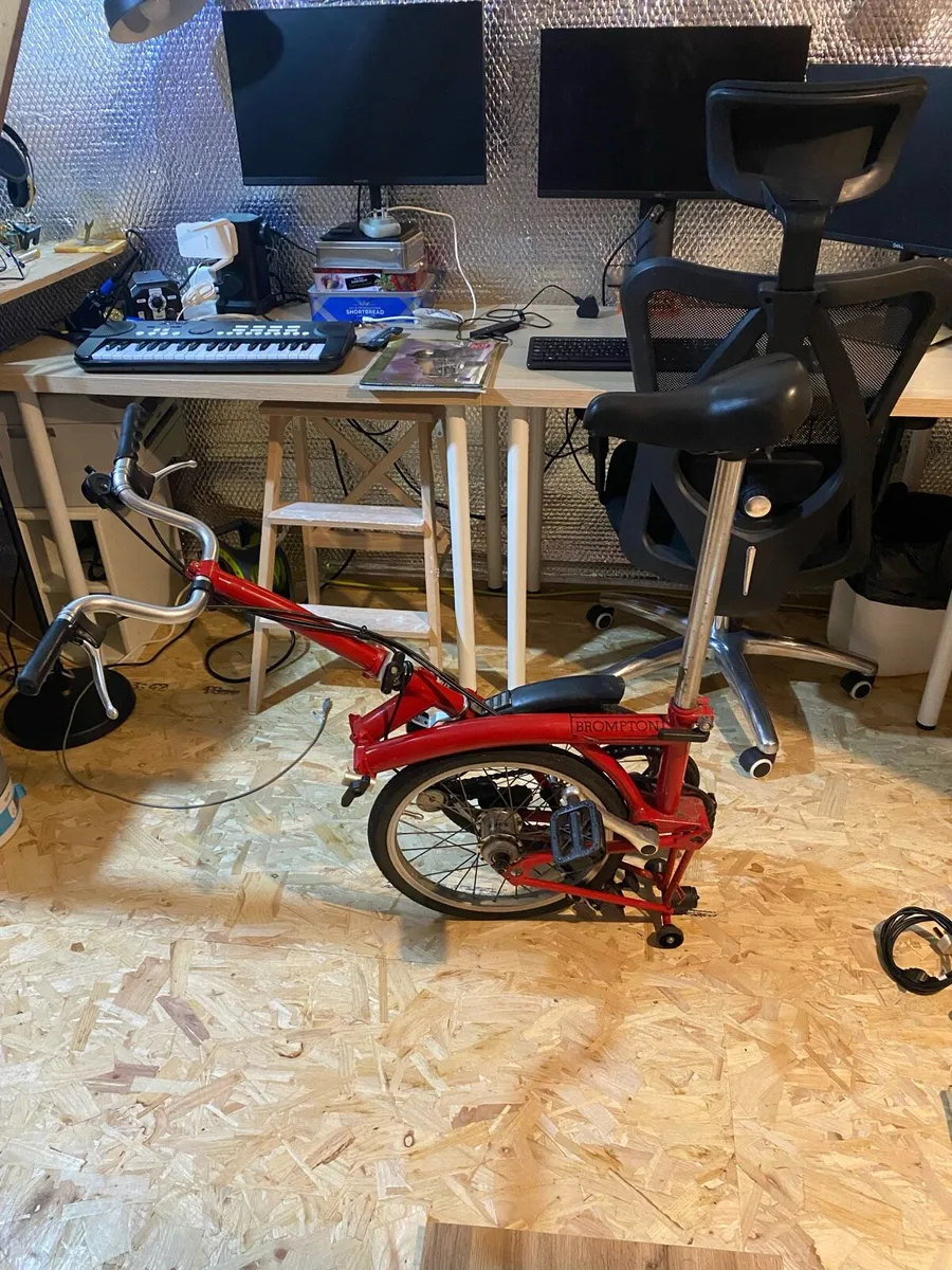 Classic Brompton 3 Speed bike - red - Image 3