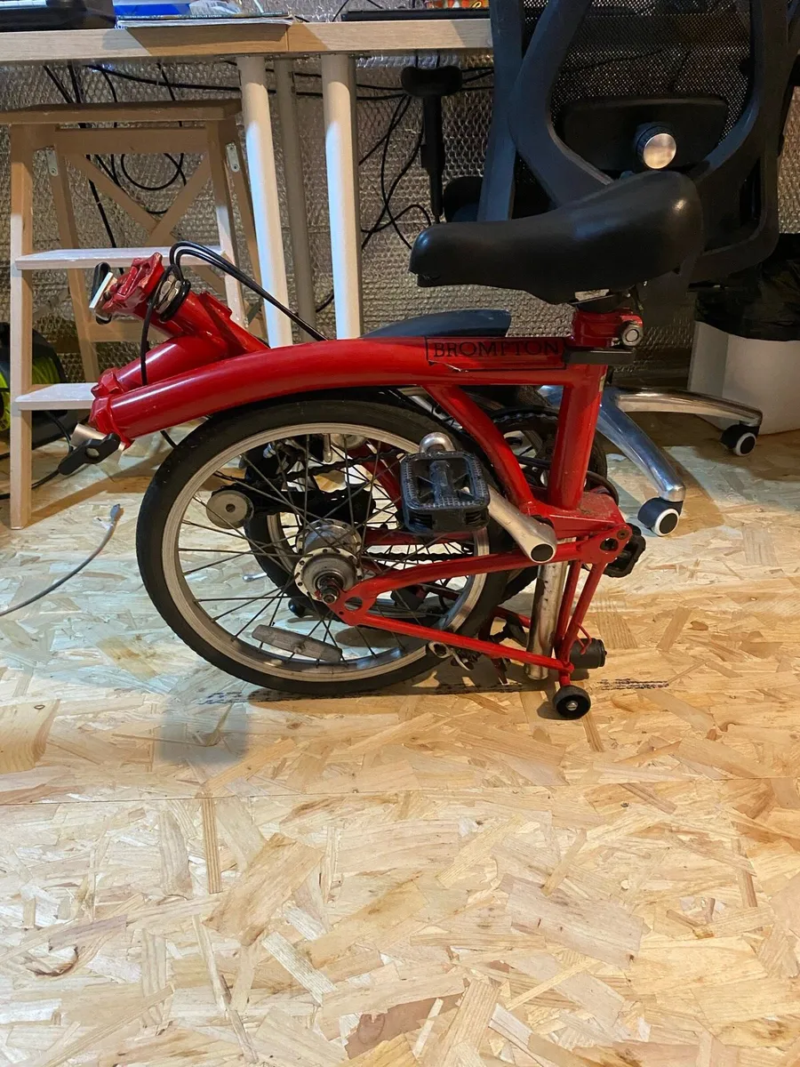 Classic Brompton 3 Speed bike - red - Image 1