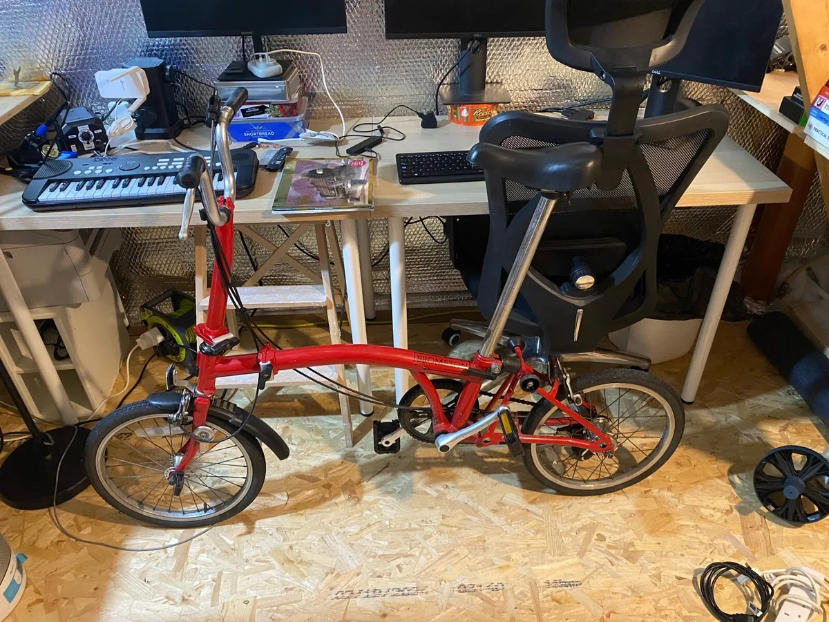 Classic Brompton 3 Speed bike - red - Image 4