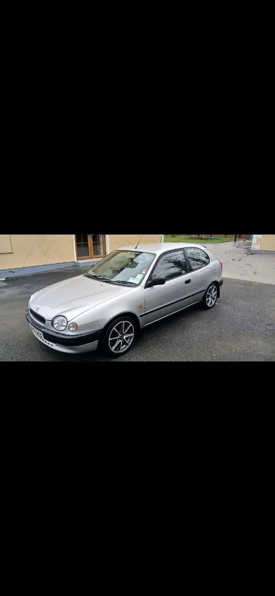 Toyota Corolla 1999 - Image 2