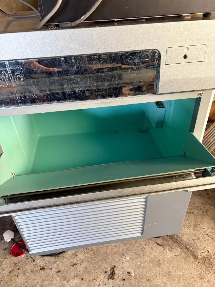 Ice Machine - Image 3