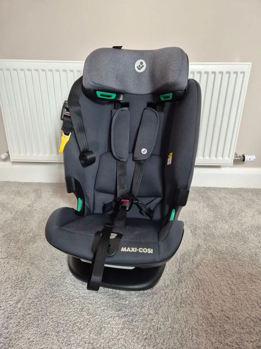 JOIE ISPIN 360 Rotating i-Size // Maxi-Cosi Titan Plus i-Size Car Seat // JOIE Elevate R129 Child Car Seat - Image 4