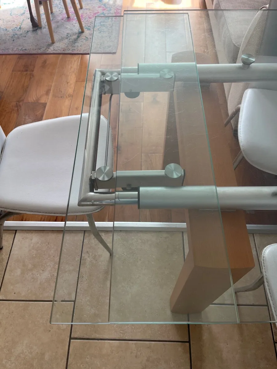 Glass table and chairs - Image 3