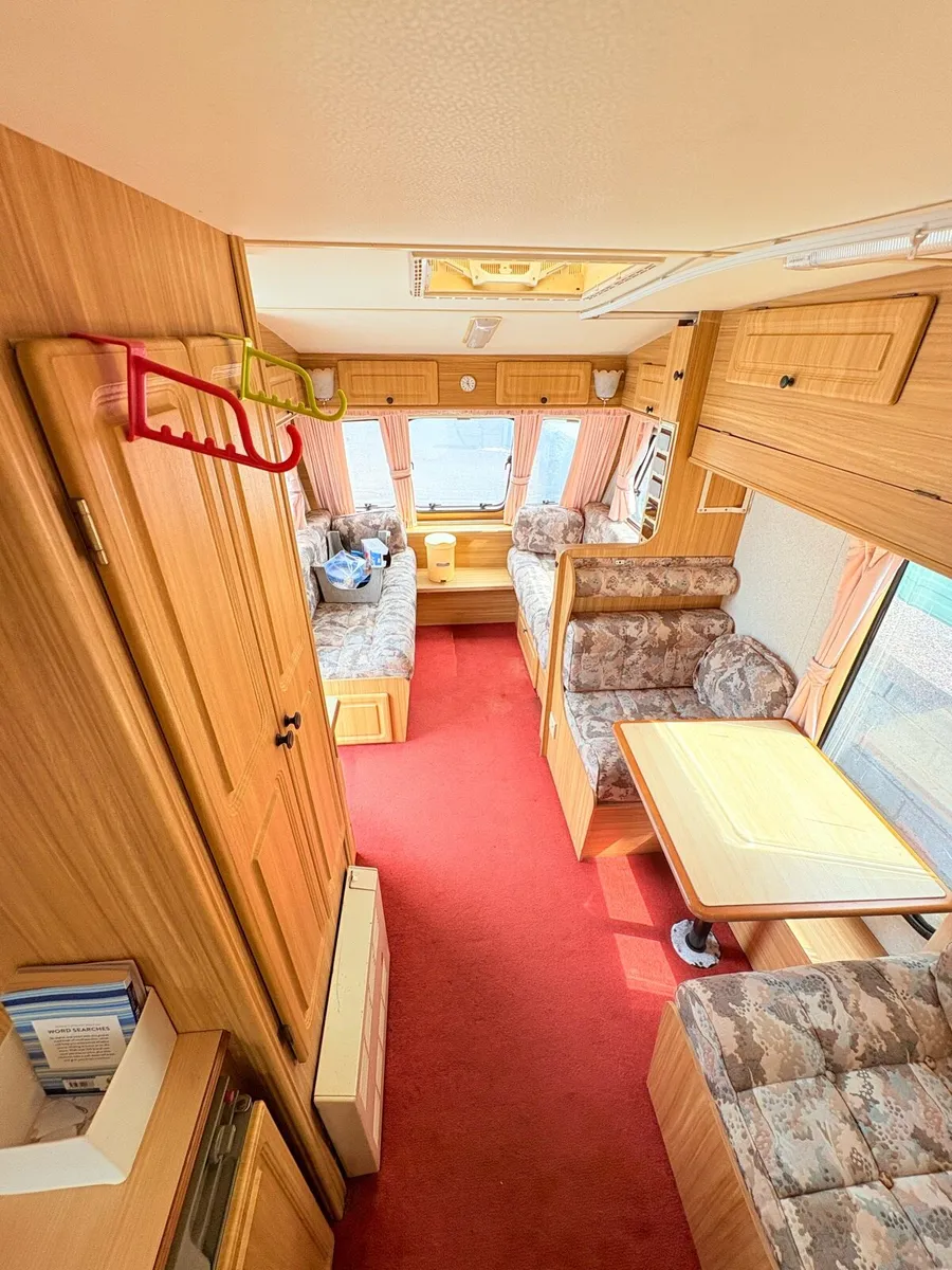 4/5 berth caravan - Image 3