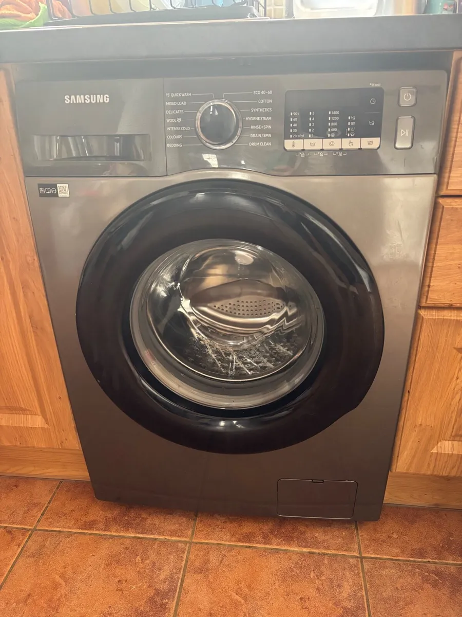 Washing machine and dryer - Image 2