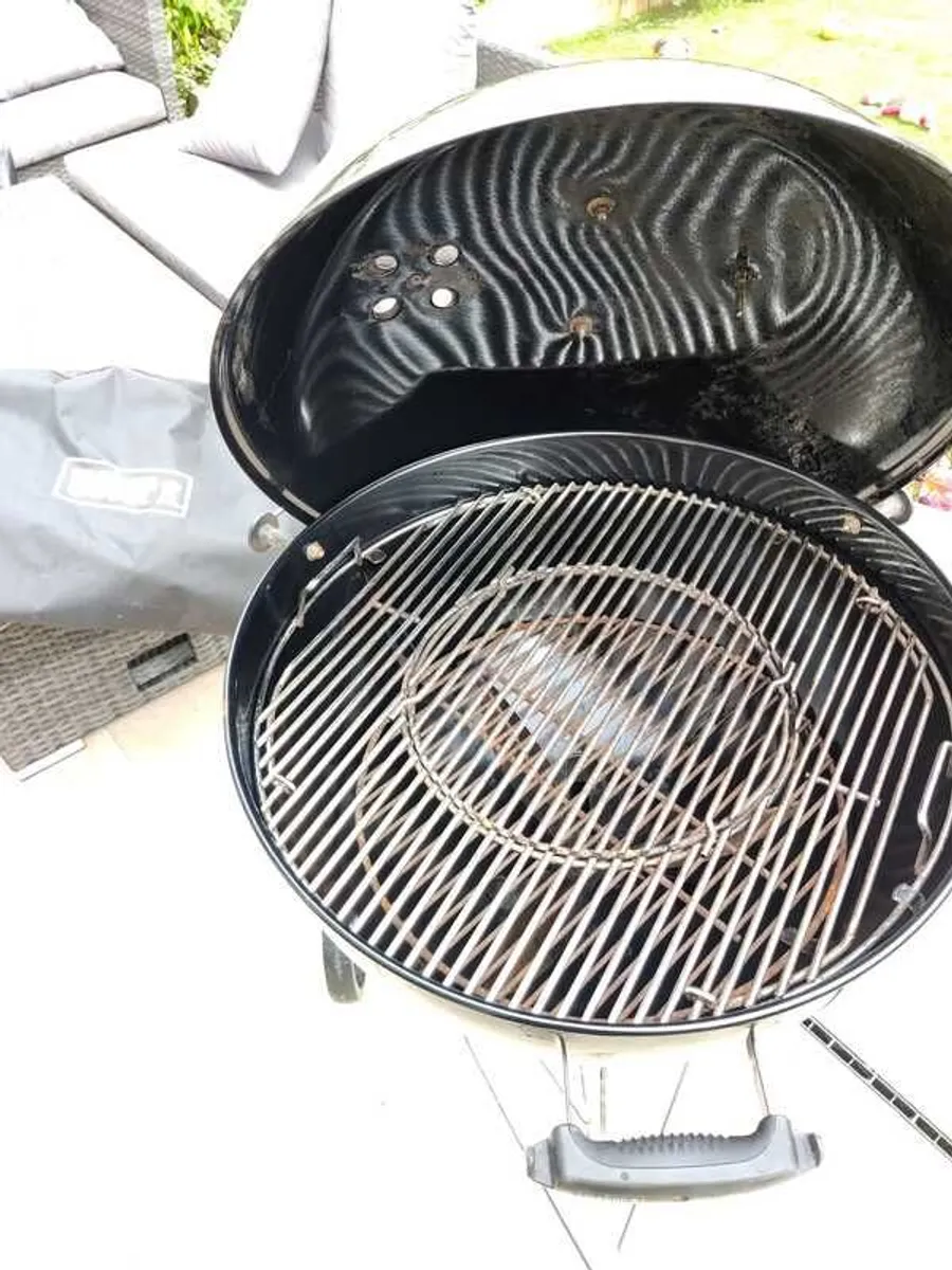 Weber Master (Charcoal) BBQ with cover - Image 2